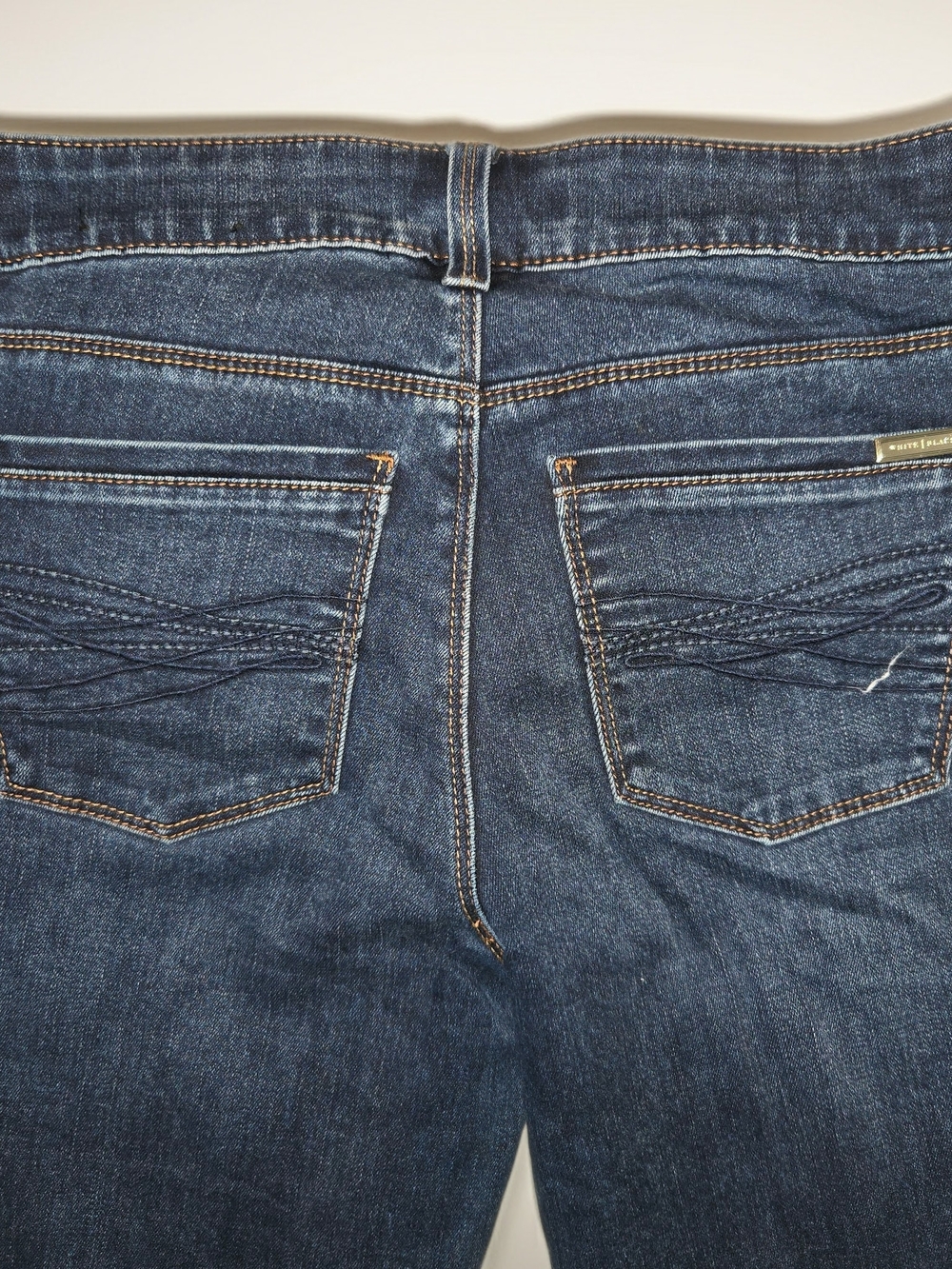 White House Black Market Dark Washed Denim Slim Jeans with Tan Stitching Size XS - Picture 9 of 11